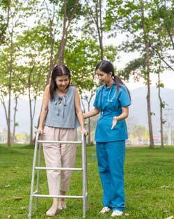 Doctor patient zimmer frame 250px